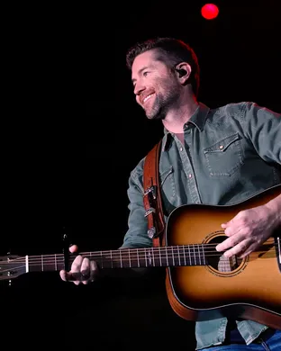 Josh Turner Helotes